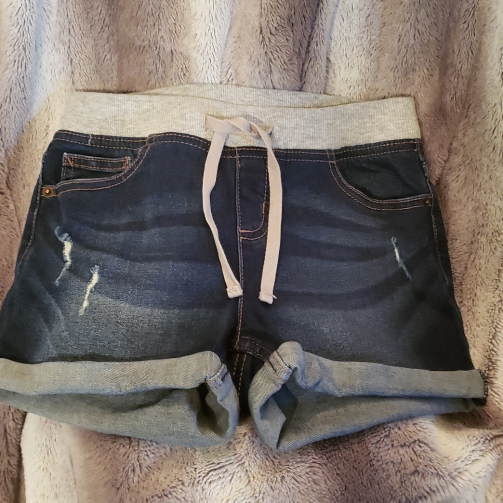 Distressed jean shorts perfect condition